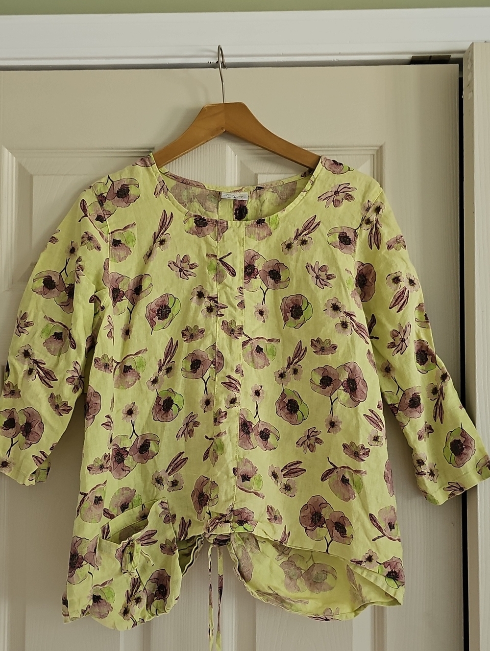 Click Floral Linen Drawstring Top in Light Lime and Meave